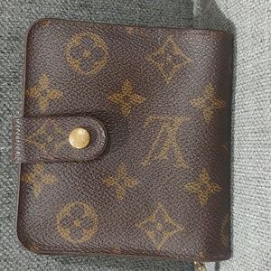 LV snap bifold & zip coin GUC COA